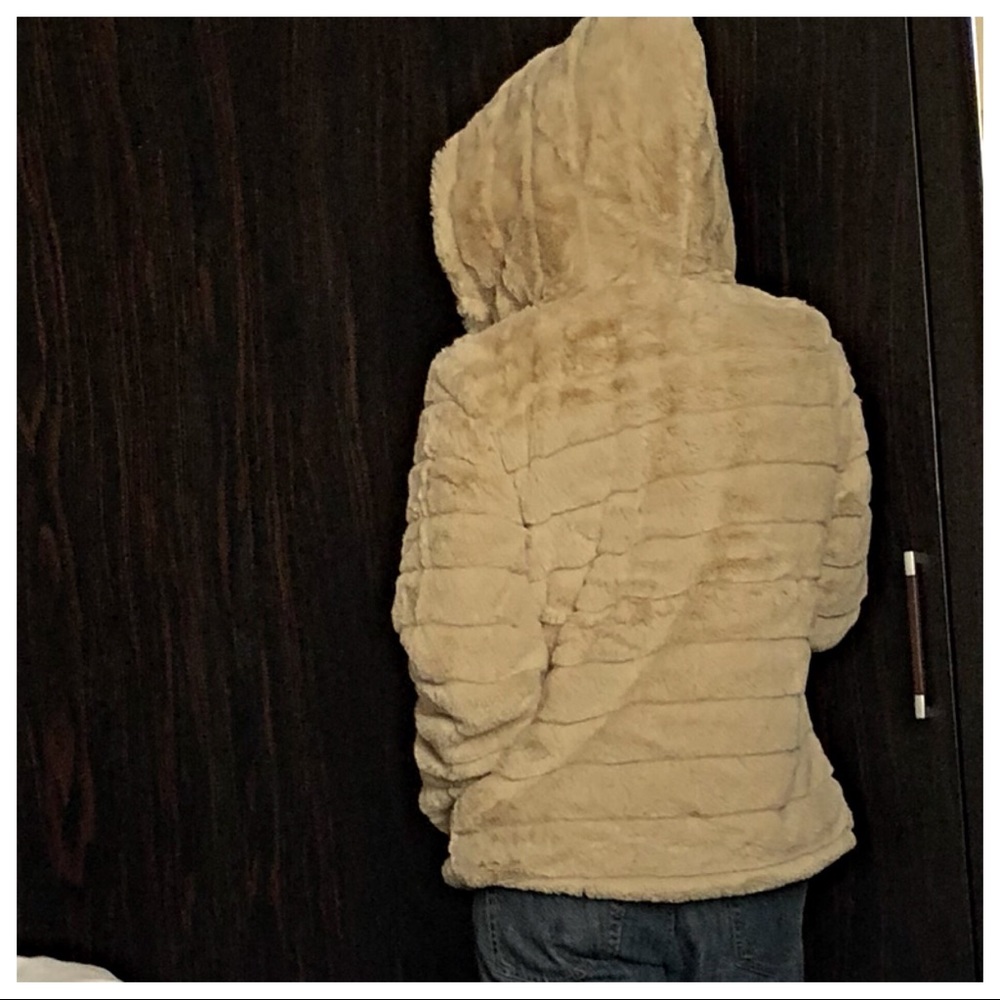 ✨LAST ONE ✨PARIS Faux fur zip up hooded jacket - Picture 6 of 7